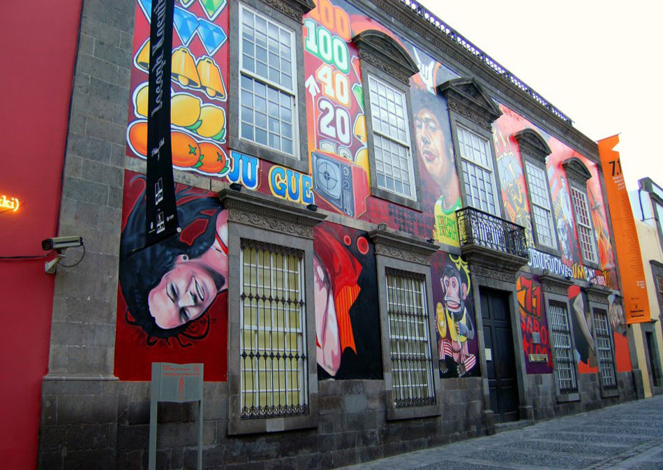 Fachada del caam